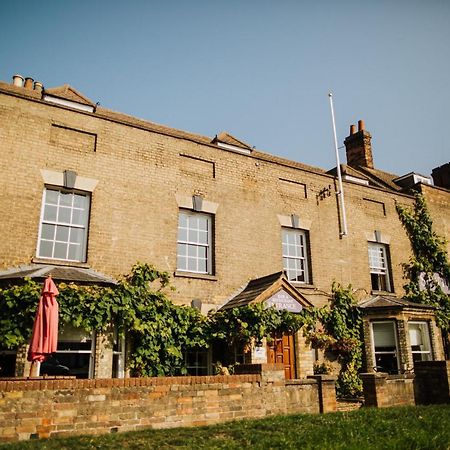 The Stratton House Hotel Biggleswade Exterior foto